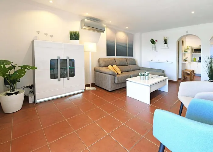 Puerto Marina 18 *