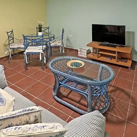 Puerto Marina 18 بيت للعطل